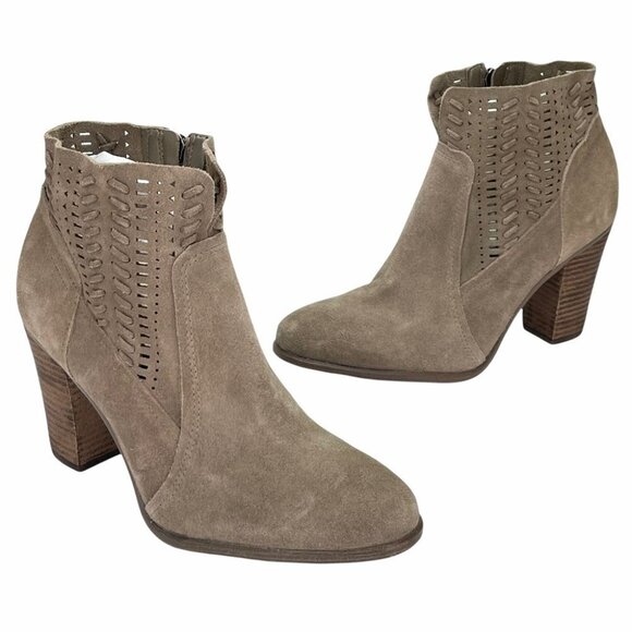 NWOB Vince Camuto Fenyia Perforated Leather Womens Bootie Size 8.5M - Picture 9 of 10